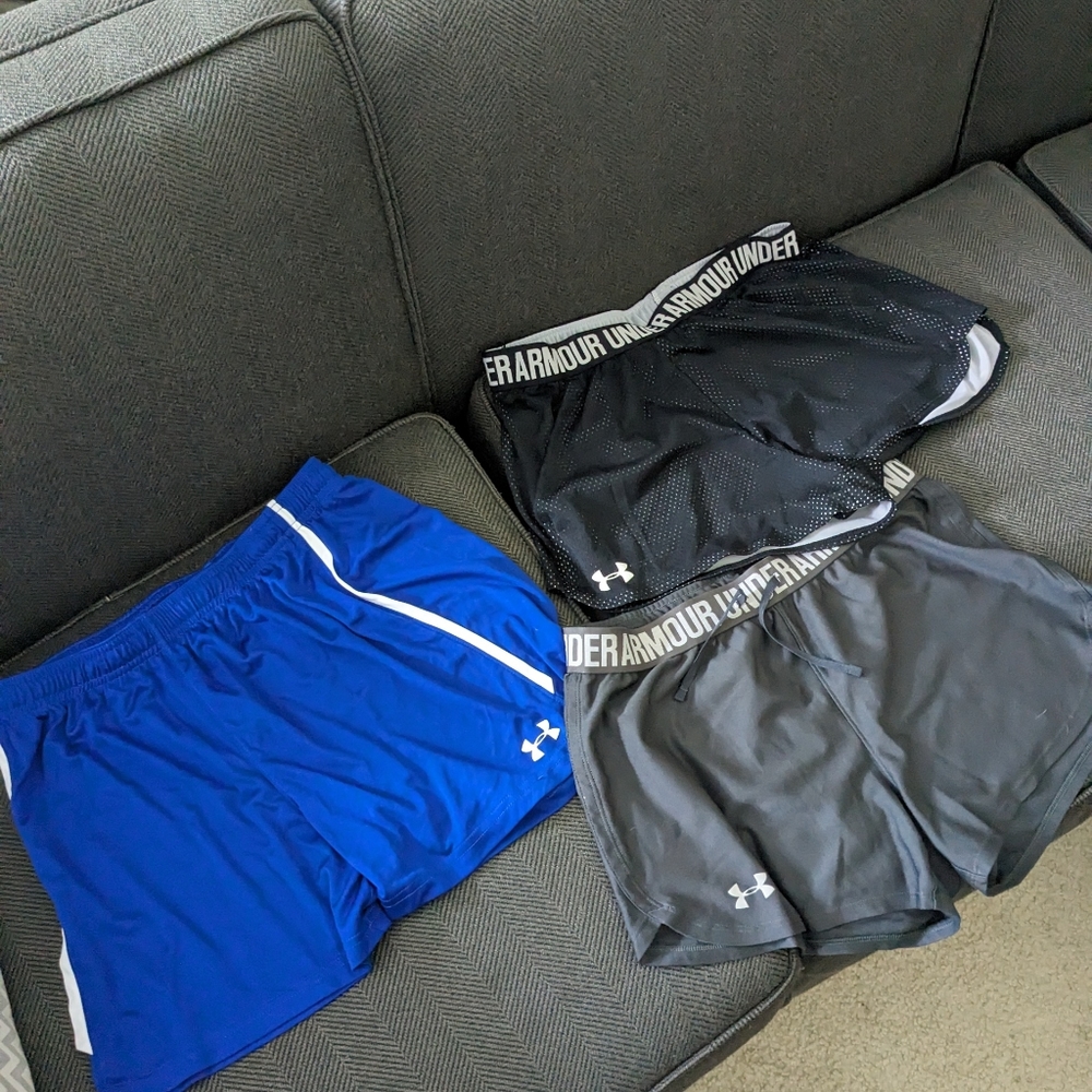 3 Size M Under Armour Women's Shorts